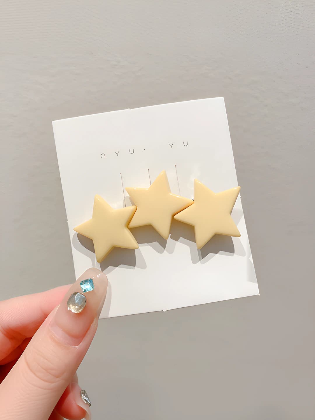 Three stars, 6 cm