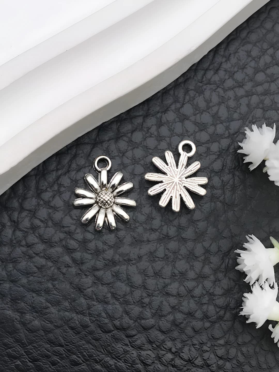 1 шт. старинное серебро маленький одуванчик 11x14mm-0.7g