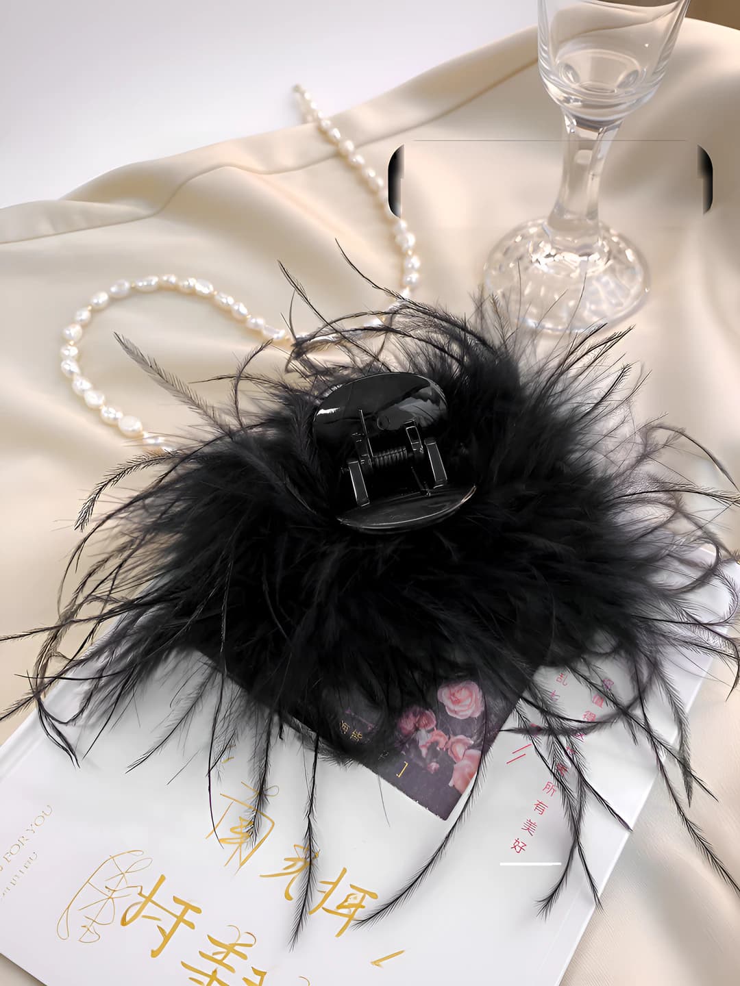 Ostrich feather 11 cm claw clip
