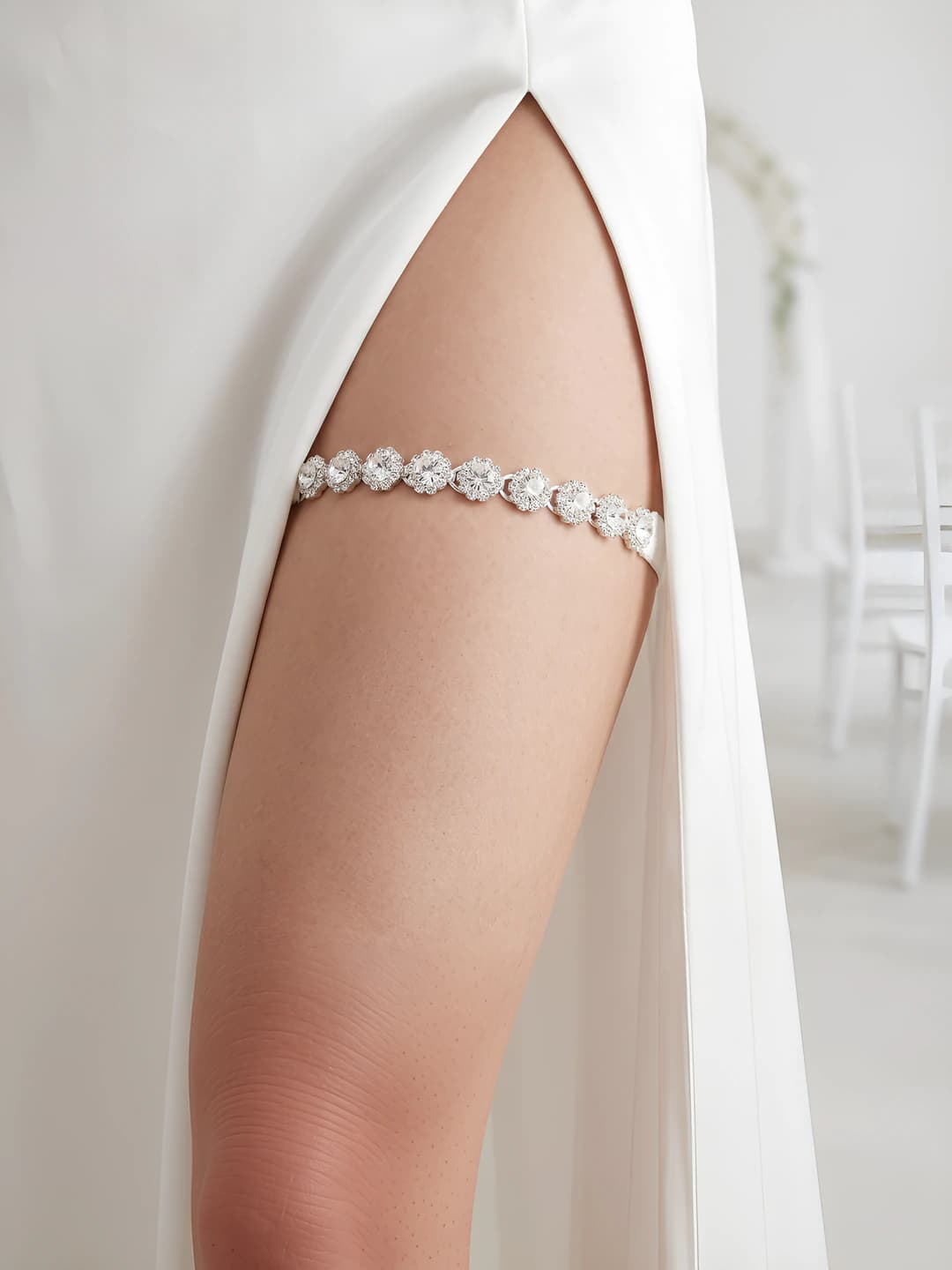 Yengil hashamatli kristal garter