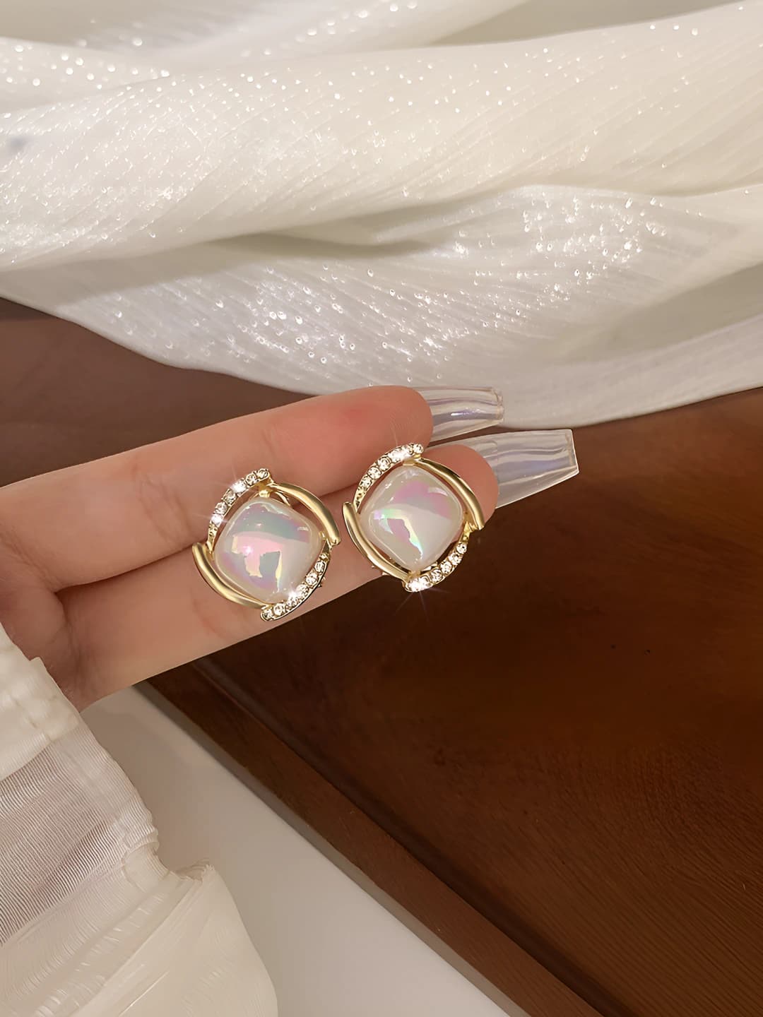 Mermaid pearl stud