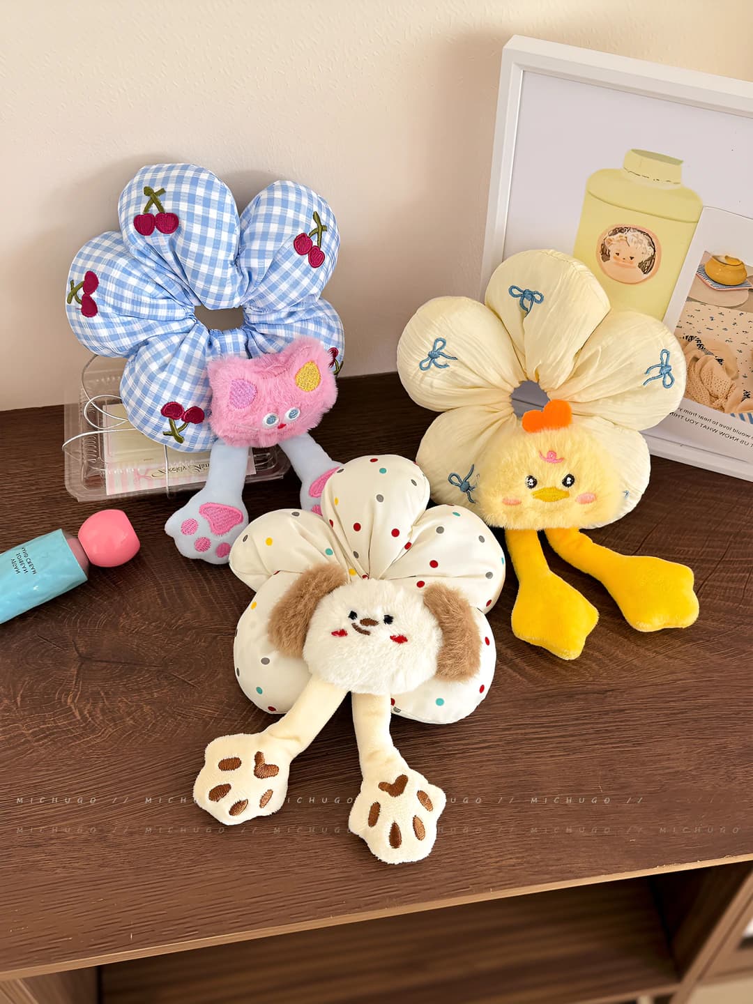 Women's plush hair tie with flowers and animals, loose fit