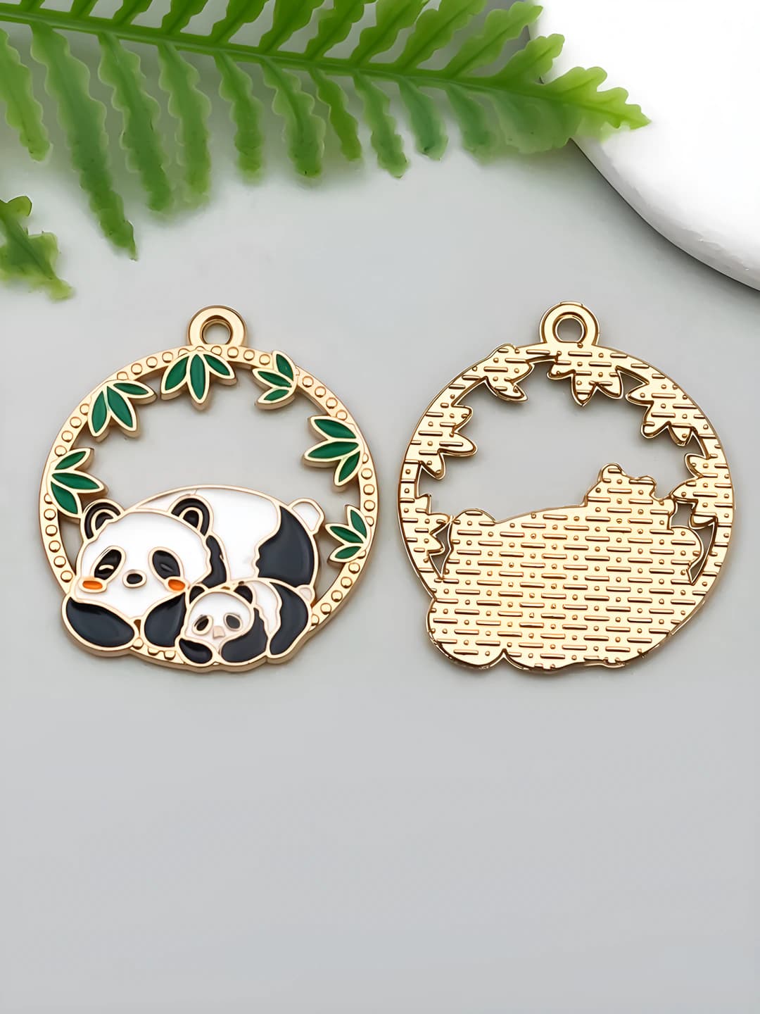 1 dona ona va bola panda 28x25mm - 2.2g - 21656