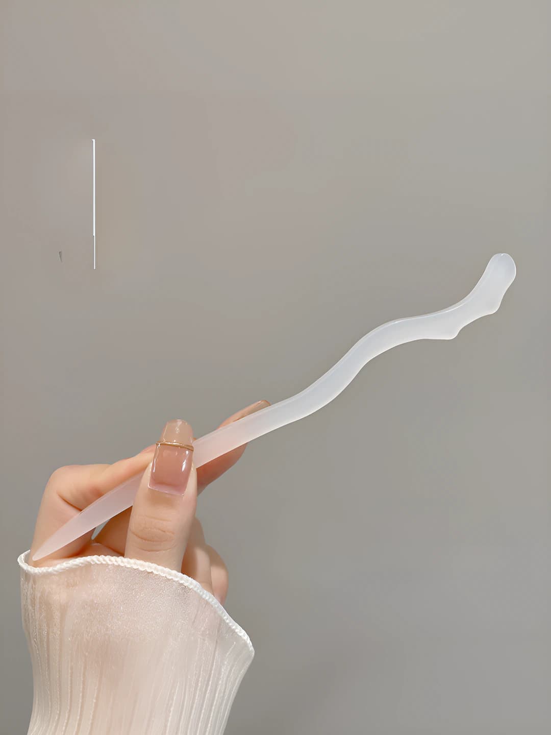 White jade heaven hair pin (bagged)