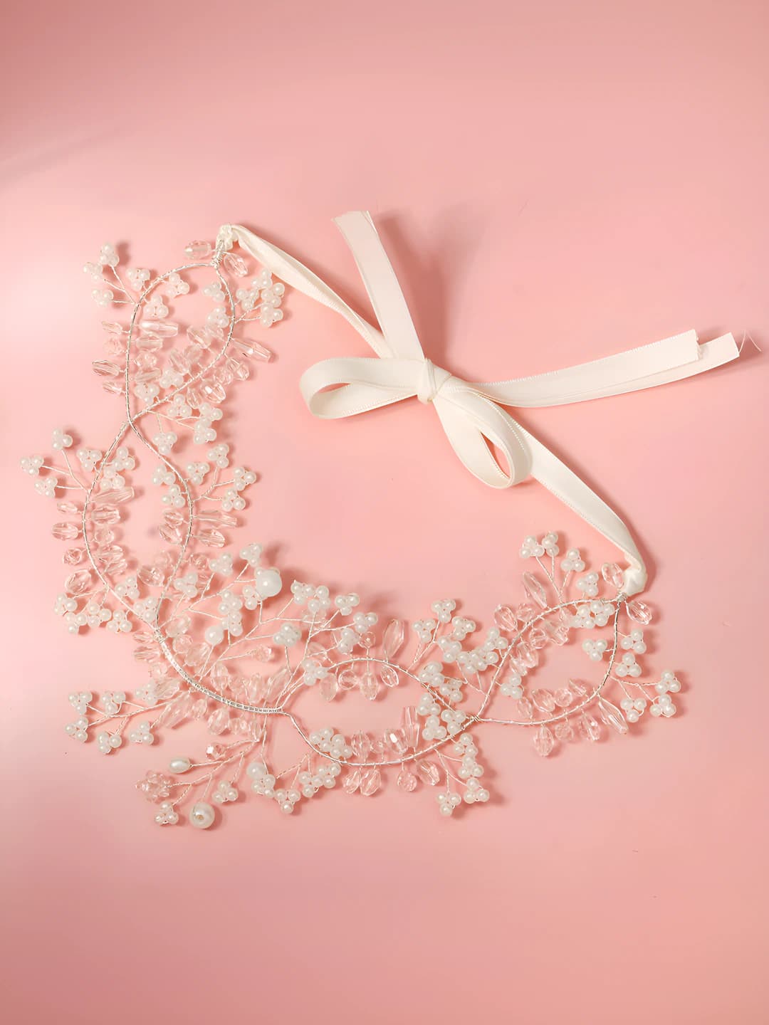 Women's retro pearl beaded headband with floral design element