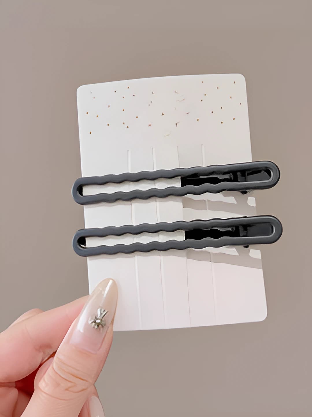 2# Black wavy clip - pair OPP pack 8.3 cm
