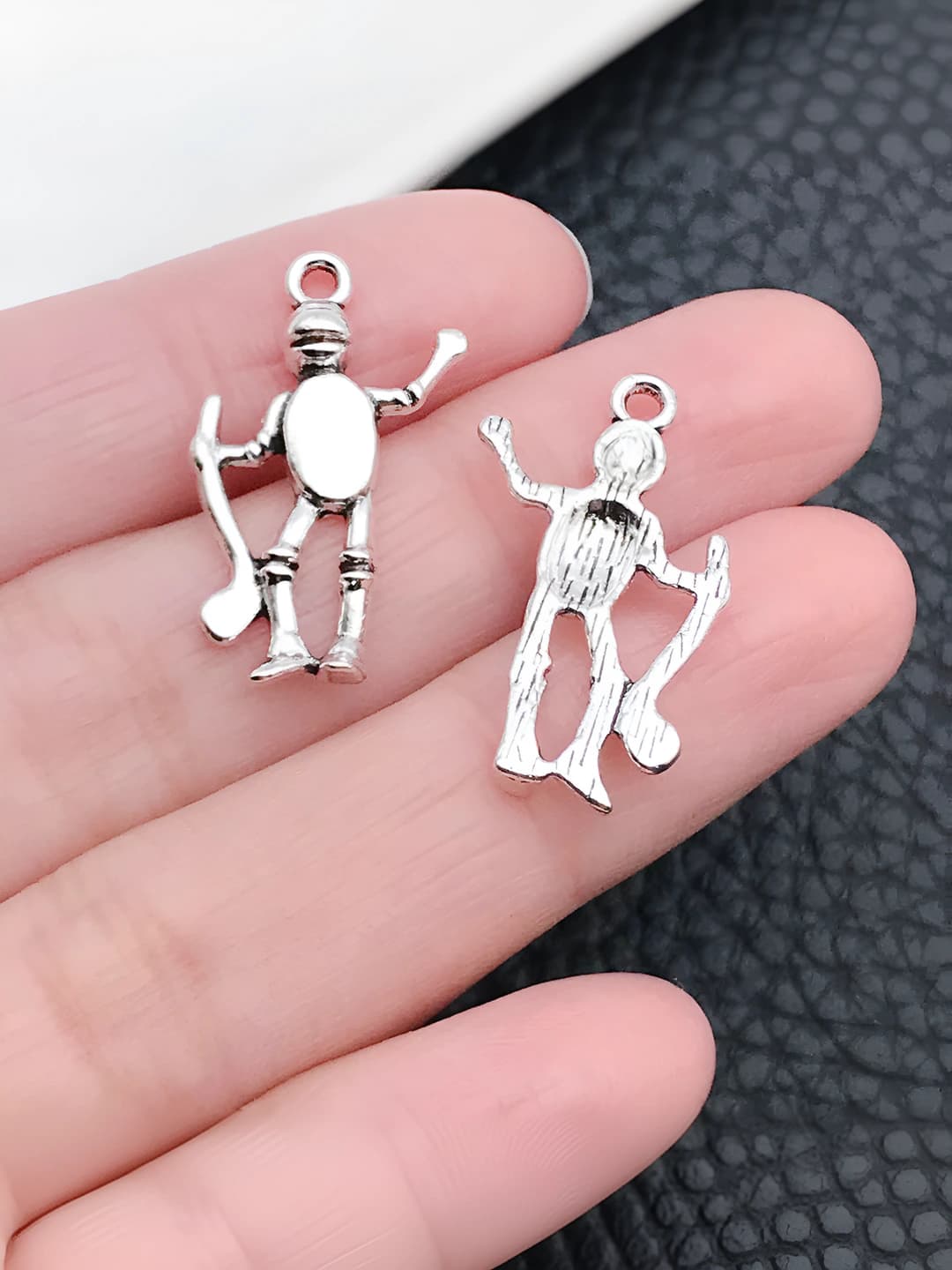 1 шт. старинное серебро робот 18x12mm-1g