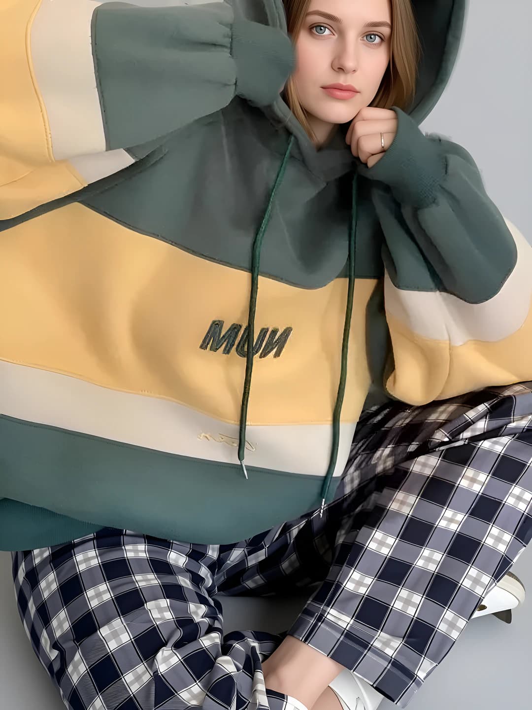 Ayollar uchun issiq astarli kuz-qish xudi, bo'sh (oversize) kesim, uzun yeng, koreys uslubida, kundalik