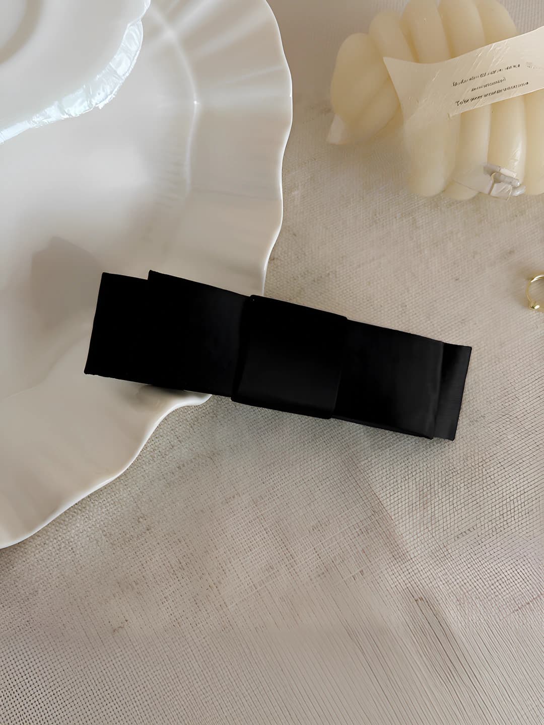 Black bow hair clip