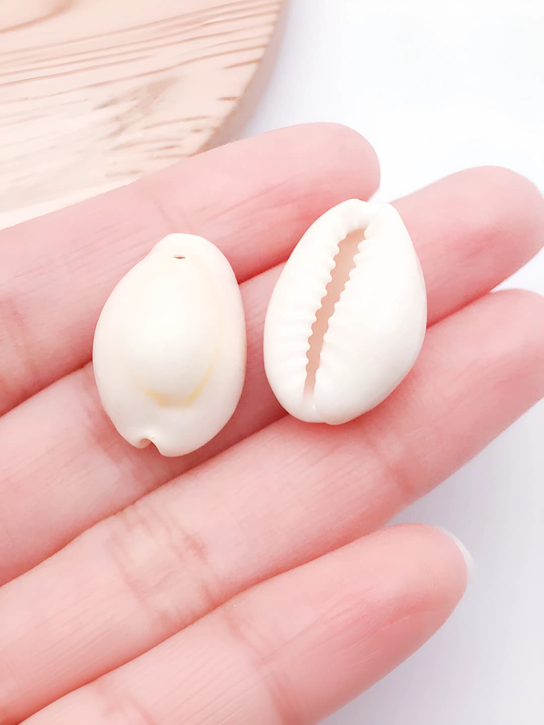 10g (6 dona) 18-20mm teshikli sut rangli tabiiy qotil 20x14mm 1.46g