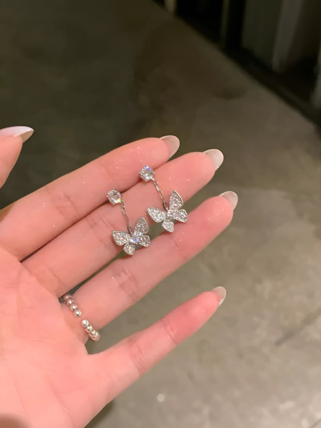 Women's zircon butterfly earrings: zinc alloy, electroplating, chic style
