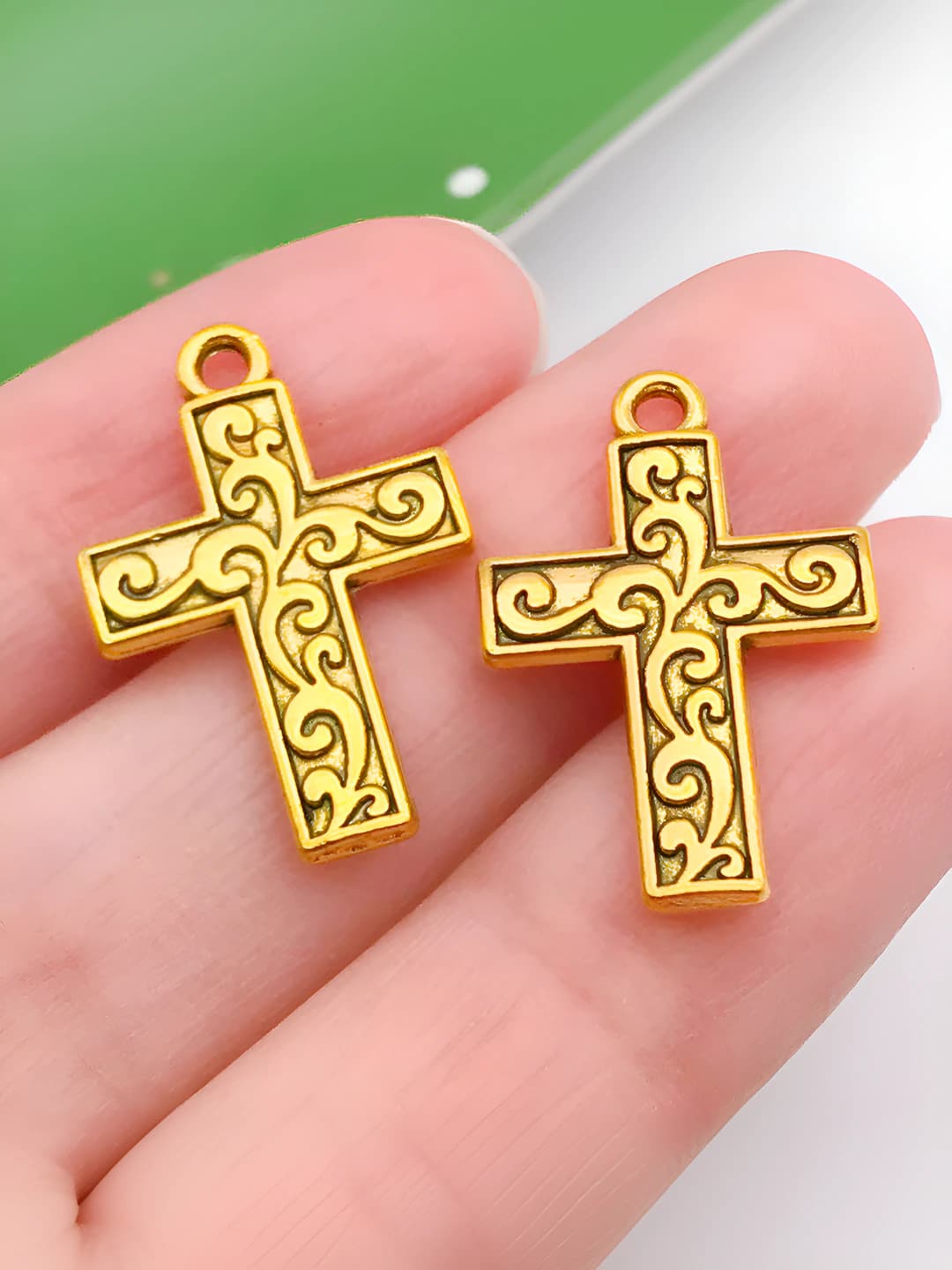 1 шт. узорчатый крест 22x15mm-1.4g