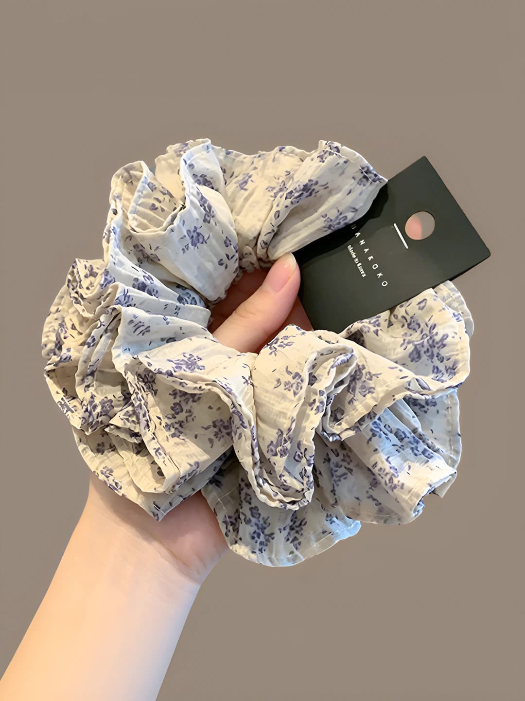 1# Oatmeal grey, floral, ~14 cm