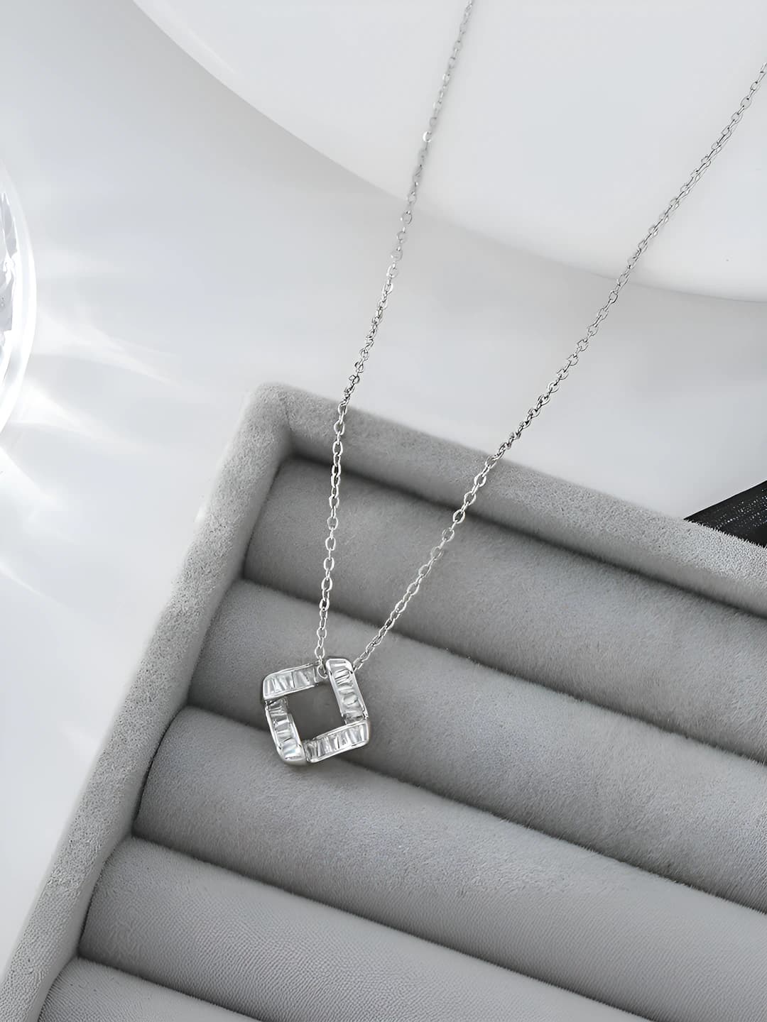 Серебряный xl63827
