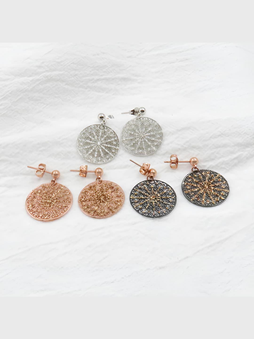 Women's retro style geometric bronze metal earrings with net pattern