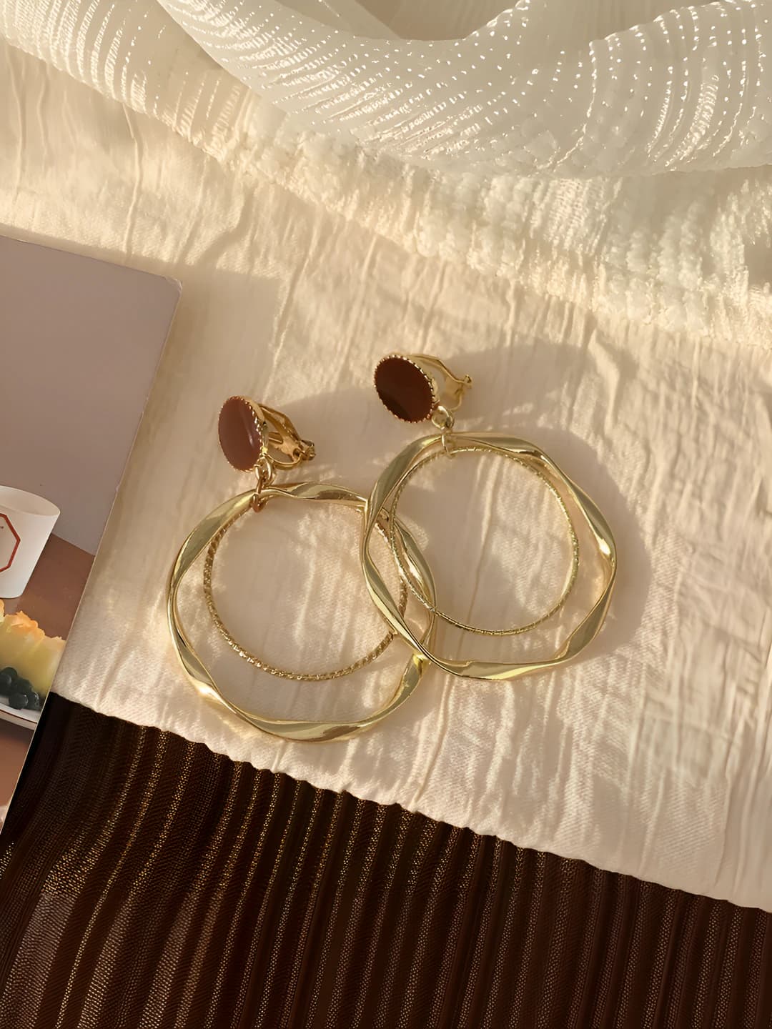 12 Brown large hoop clips