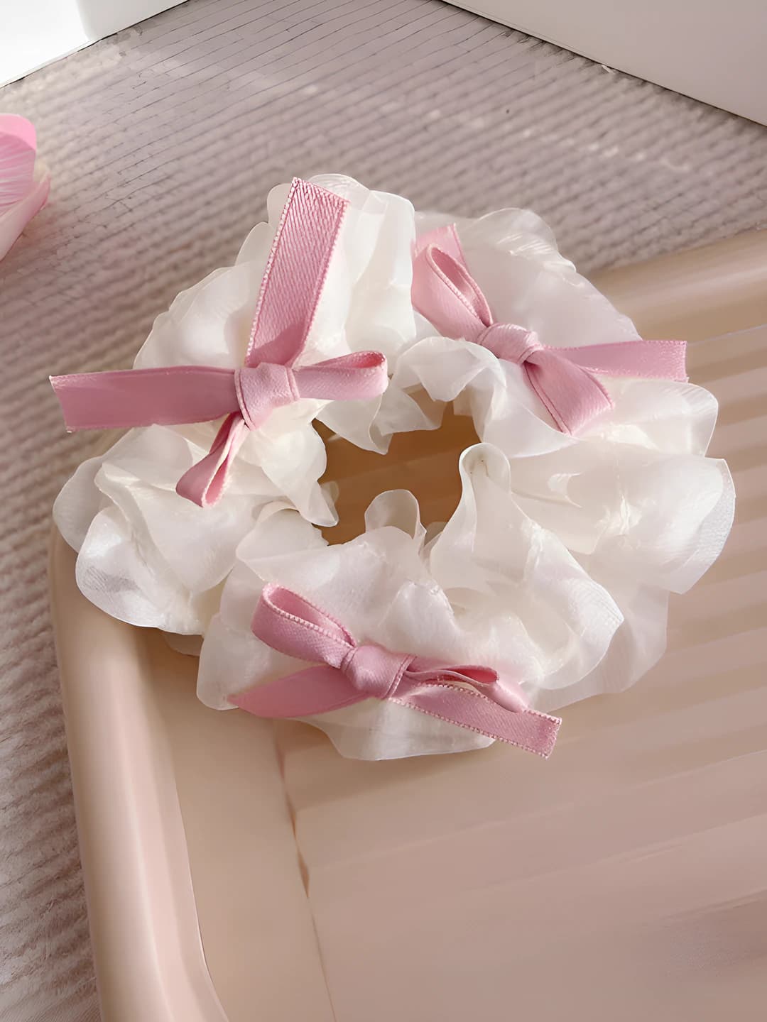 2# Pink bow creamy white