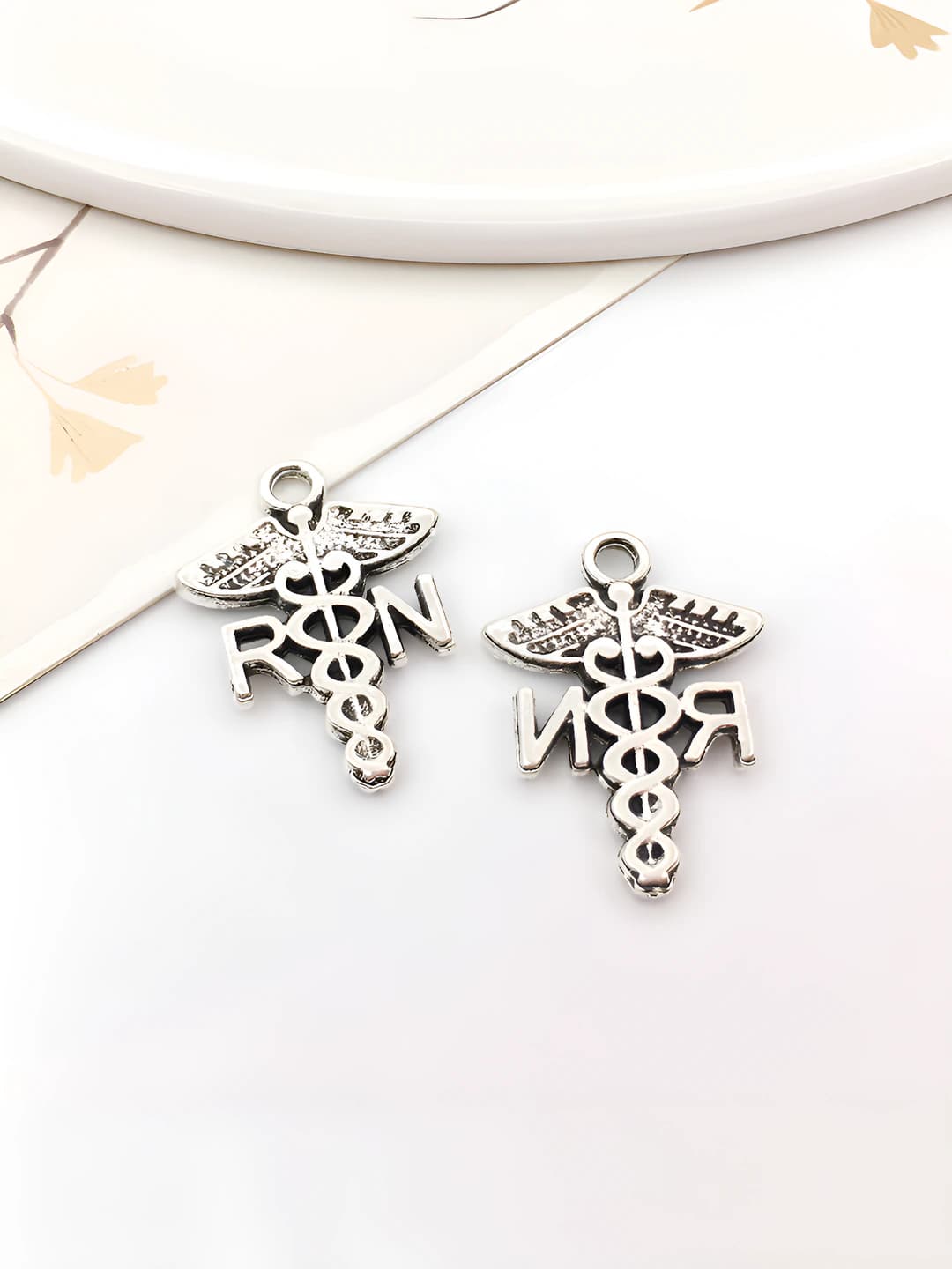 1 pc Antique silver letter medical RN caduceus 15x20mm-1.4g-12149