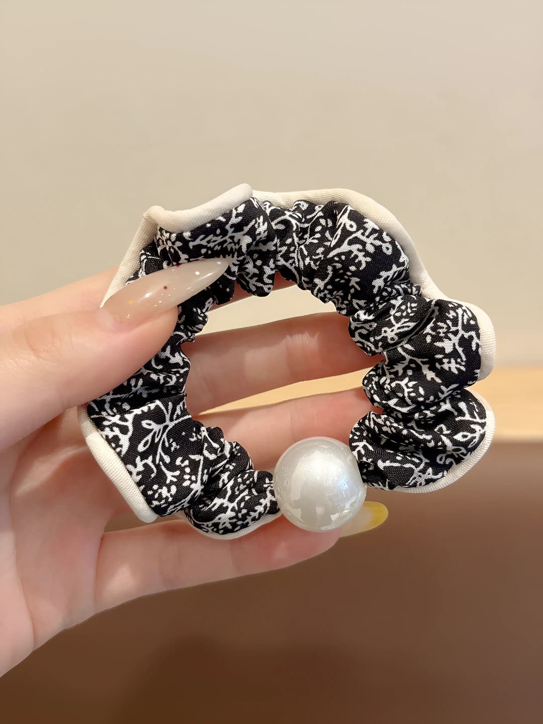 2# Black floral pearl, ~8 cm