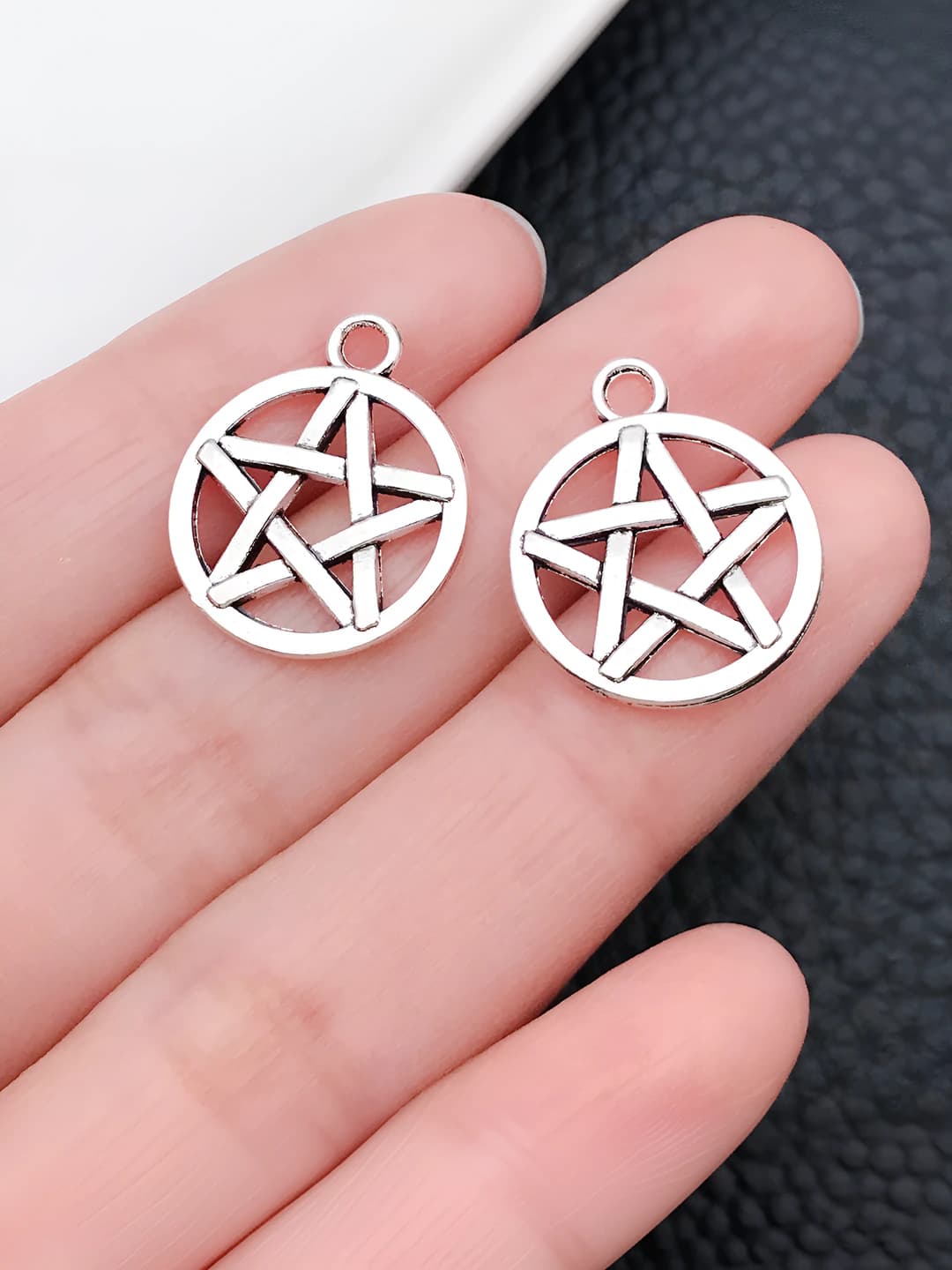 1 pc antique silver round hollow small pentagram 17x20mm-1.3g