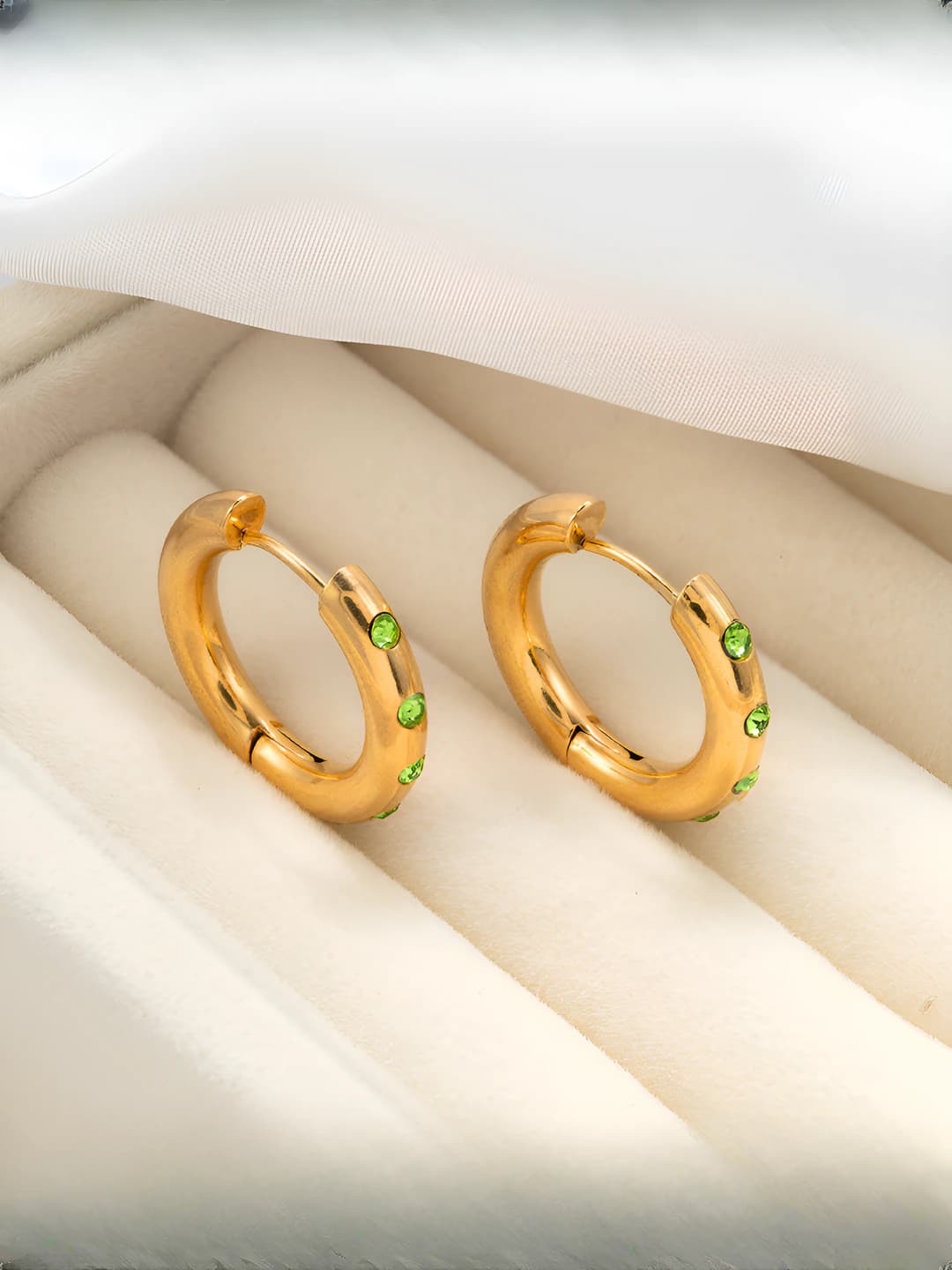 Серьги 4*16 с зелёными бриллиантами, золото