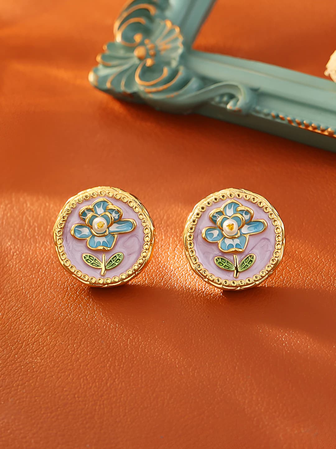 Purple retro stud earrings