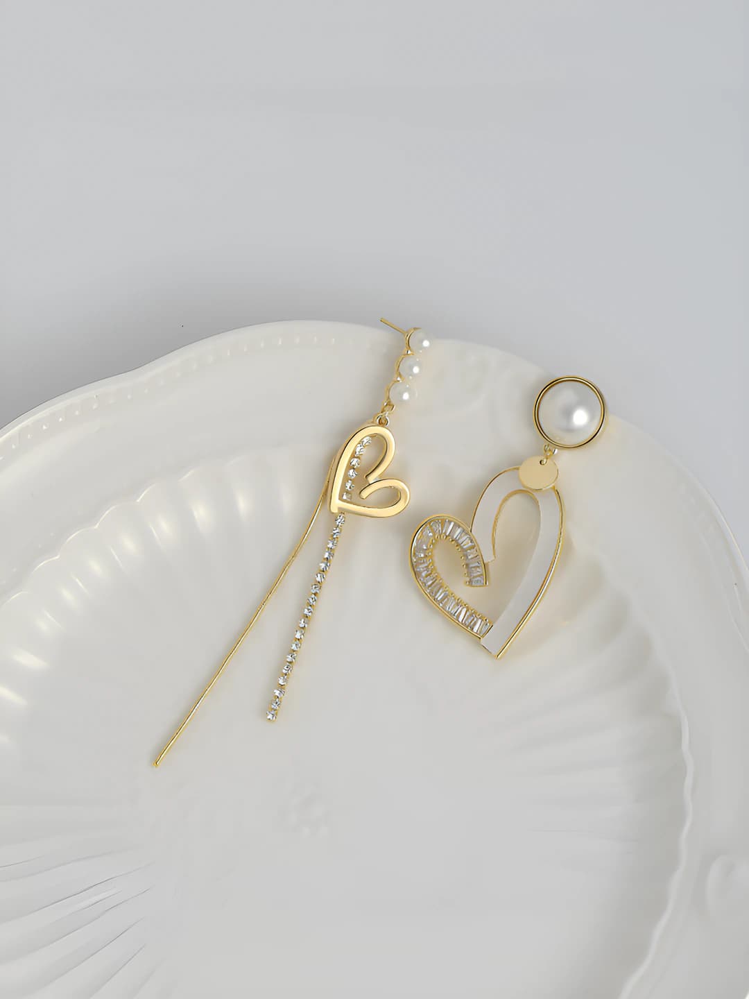 Women's summer silver post micro zircon asymmetric shell heart pearl earrings