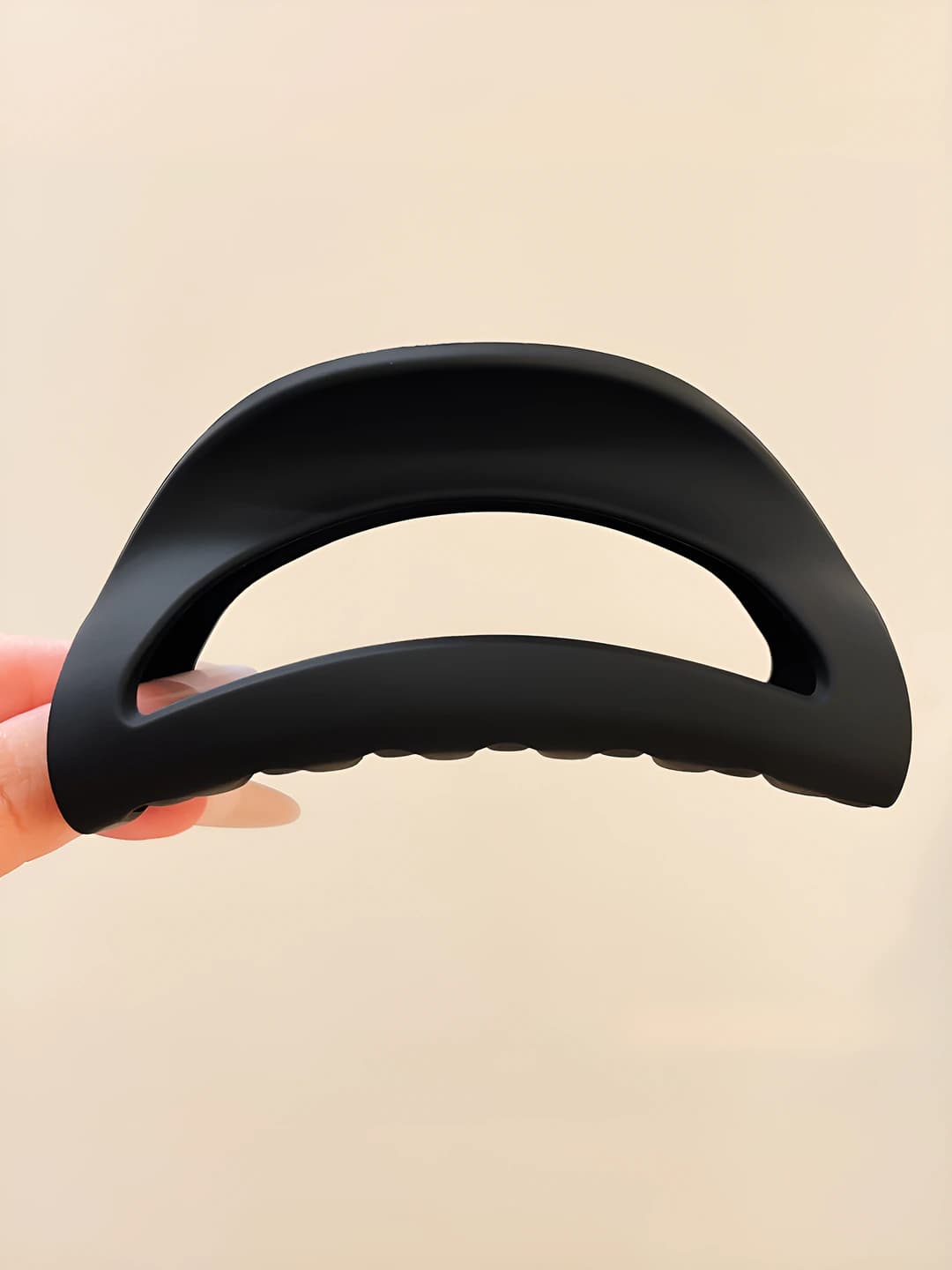 2# Black curved clip