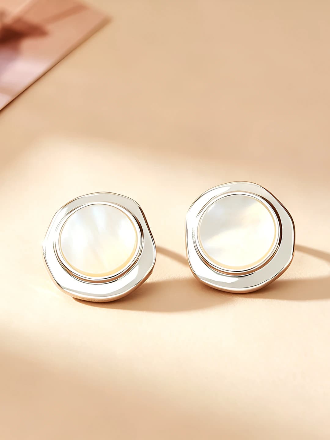 Silver shell studs (925)