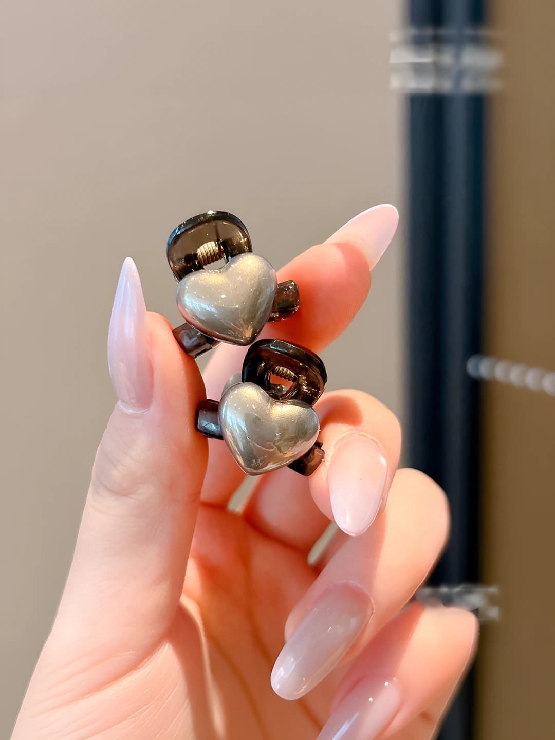 Серый сердечко 2 шт