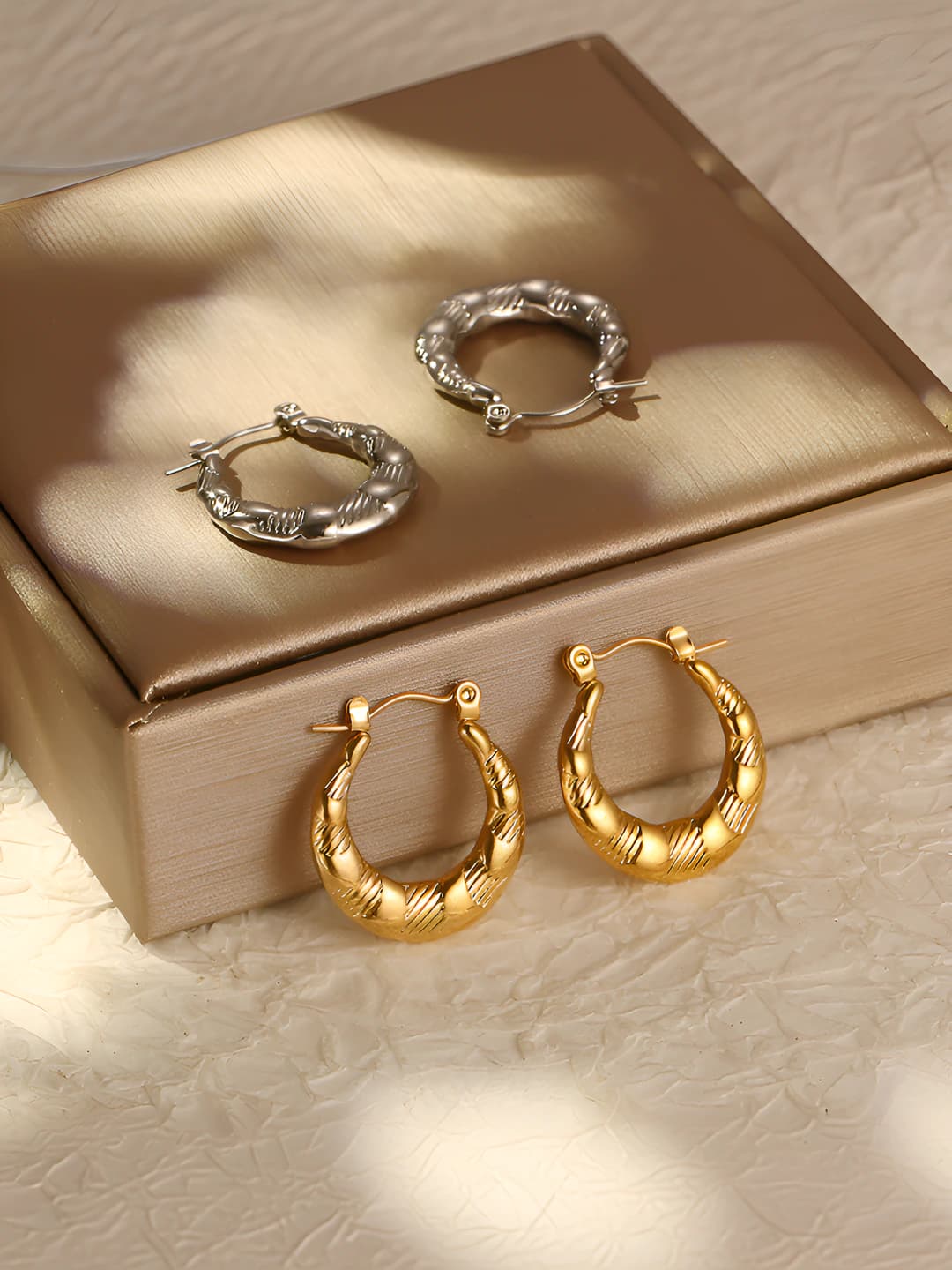 Женские серьги с золотым покрытием 18K и круглыми элементами