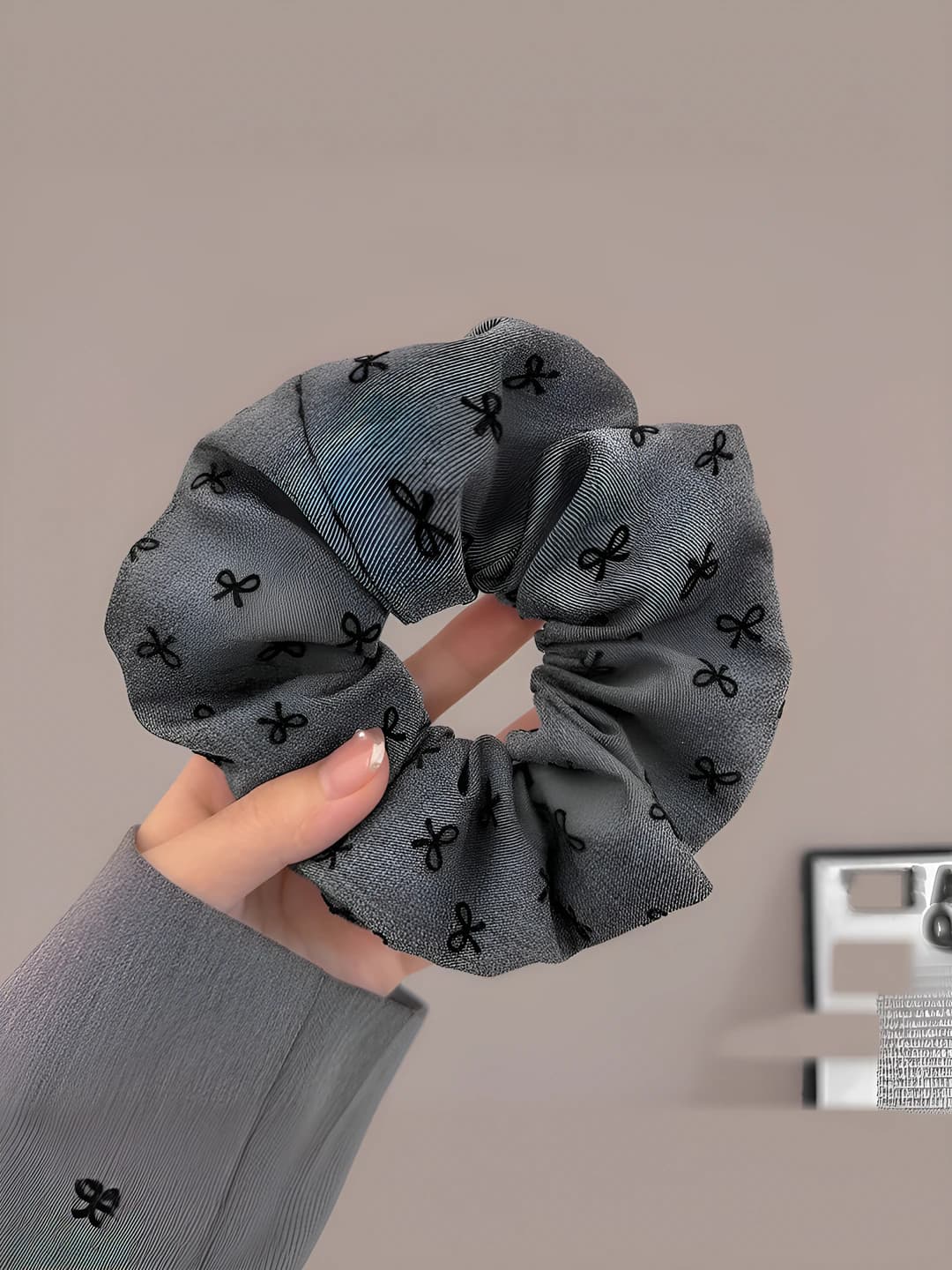 Grey bow, 12 cm