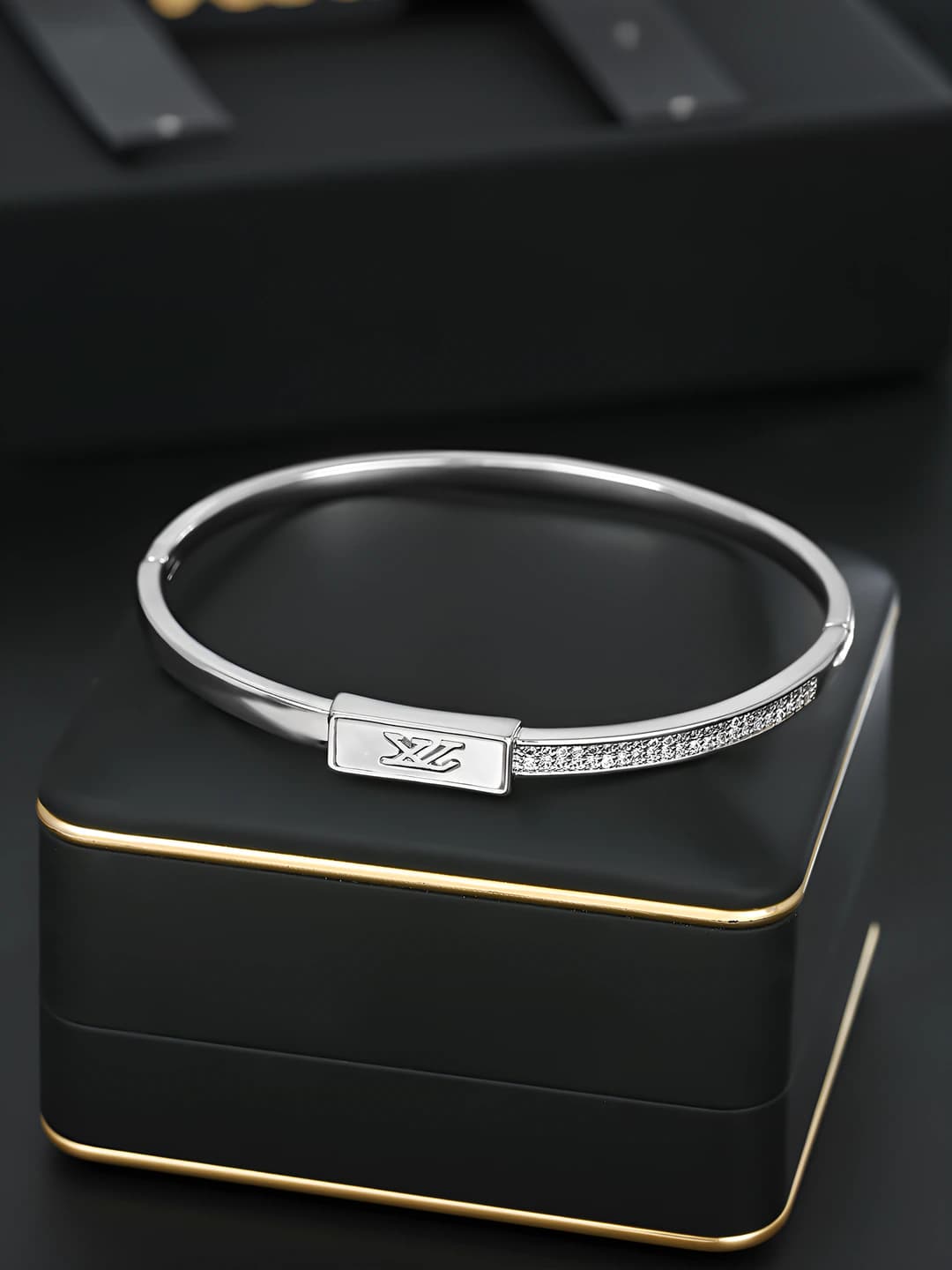 Серебряный SZ60206