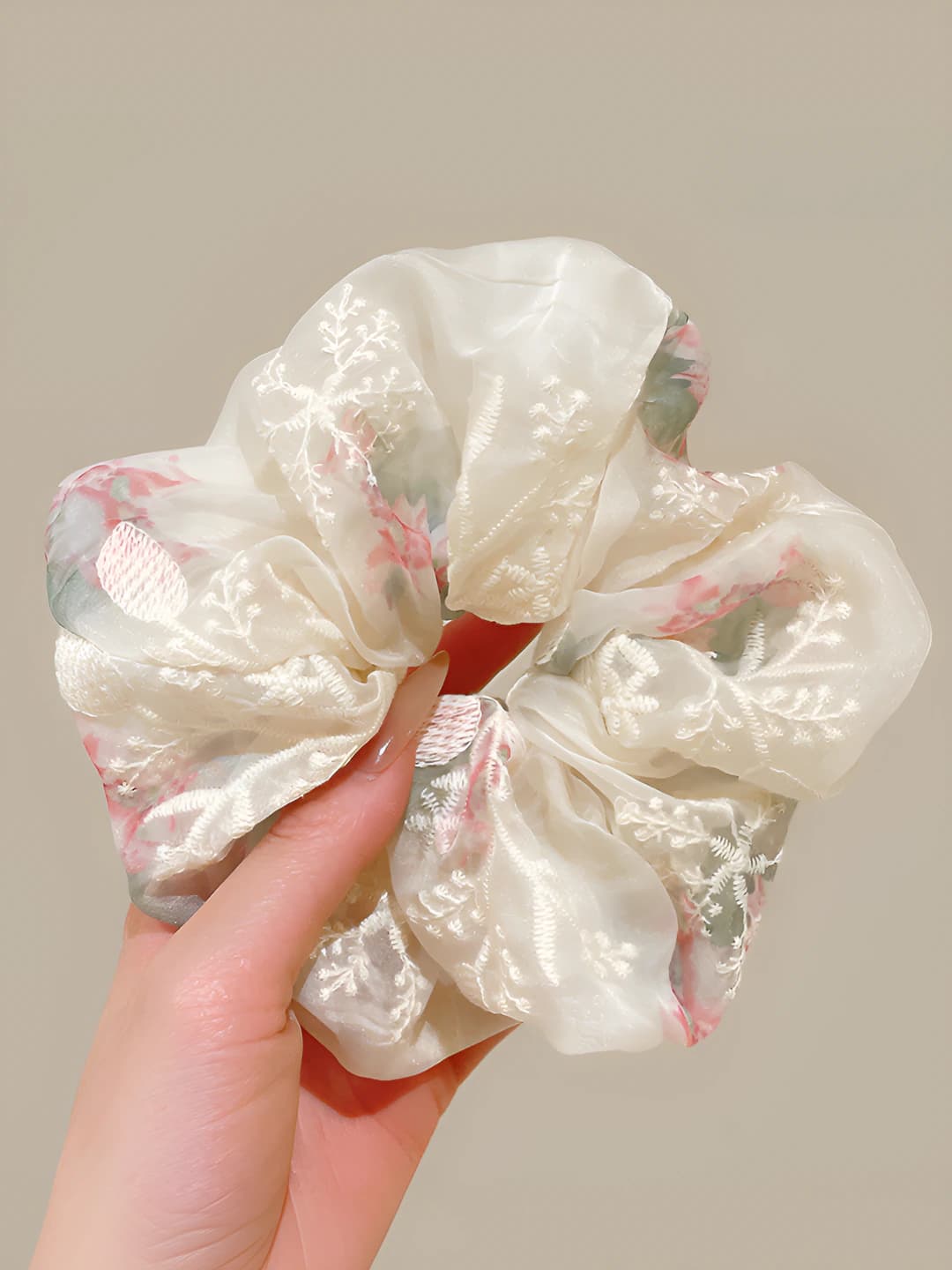 Off-white, 17 cm