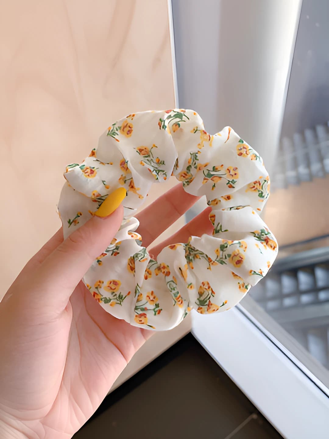 1# Маленькие жёлтые цветы из истории