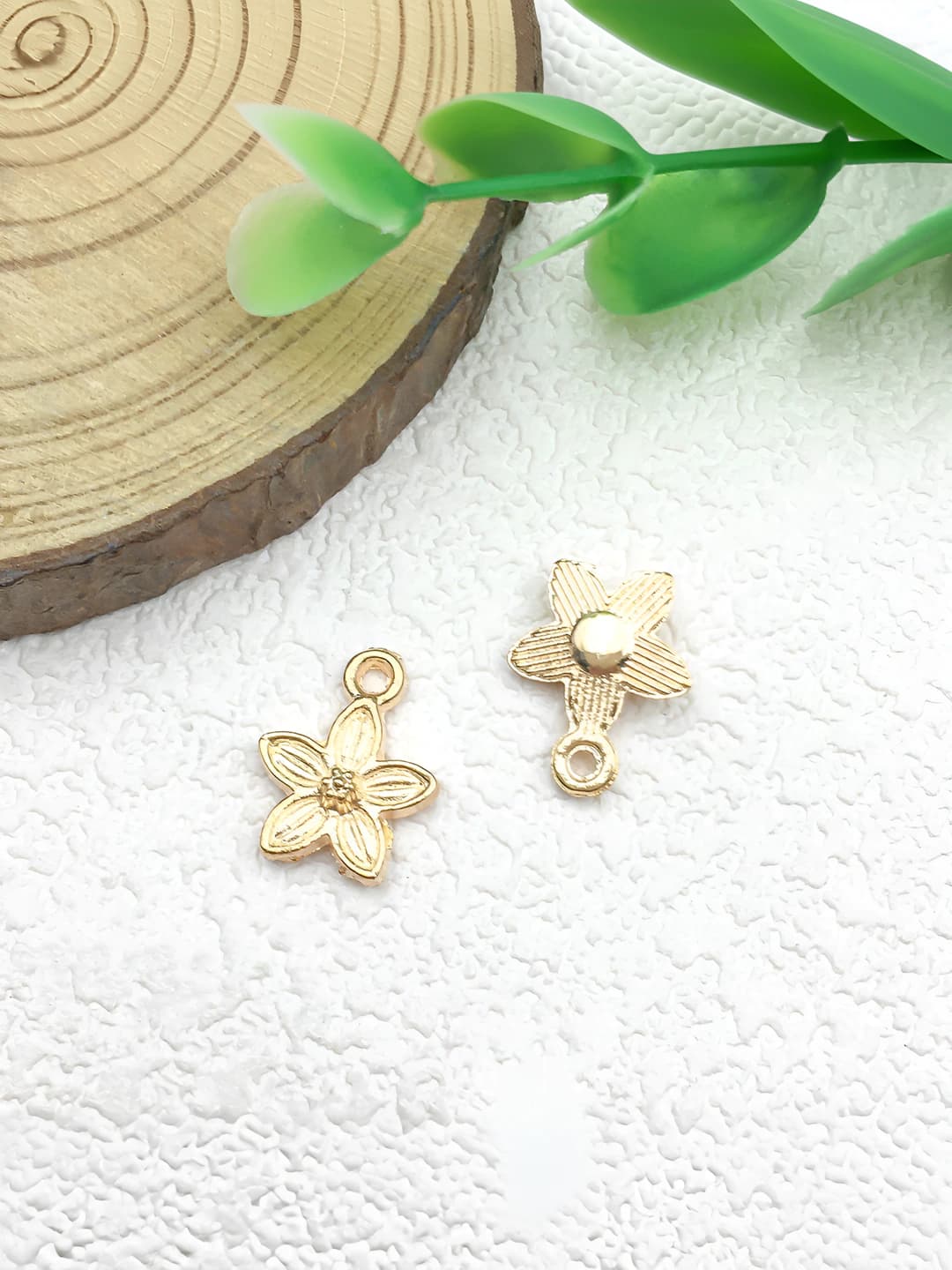1 pc Small flower 11x14mm-0.7g-18326