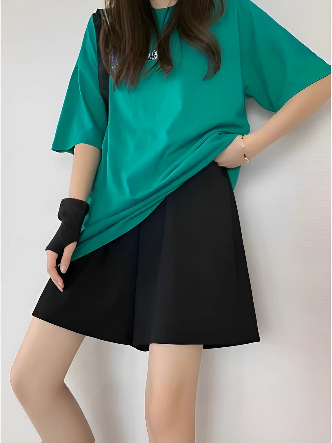 Ayollar uchun yozgi kundalik shorti: baland bel, to'g'ri kesim, bo'sh (oversize), nozik ko'rsatadigan, tizzagacha shorti, polyester