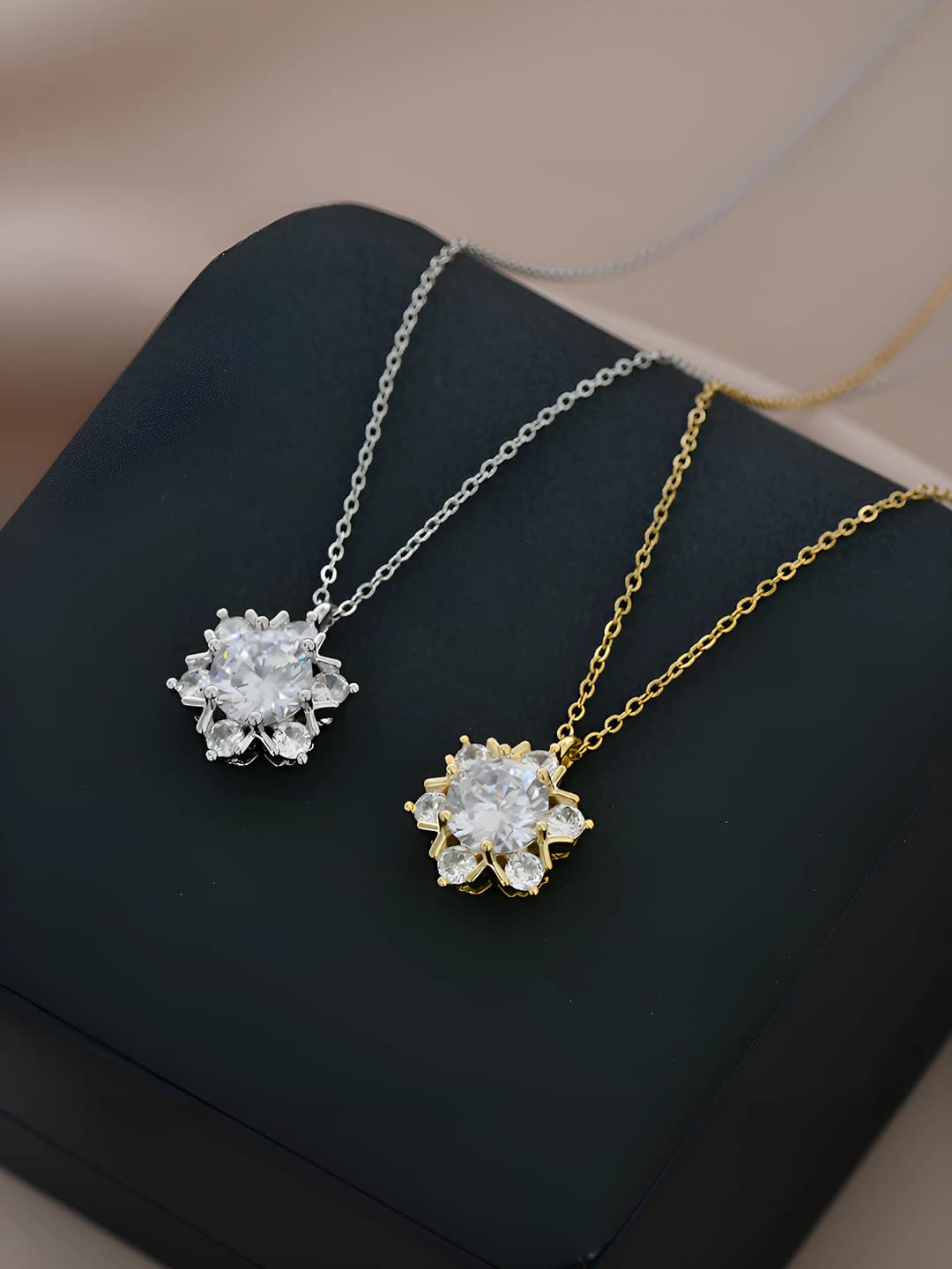 Women's pendants with zircon, sunflower design, cold style