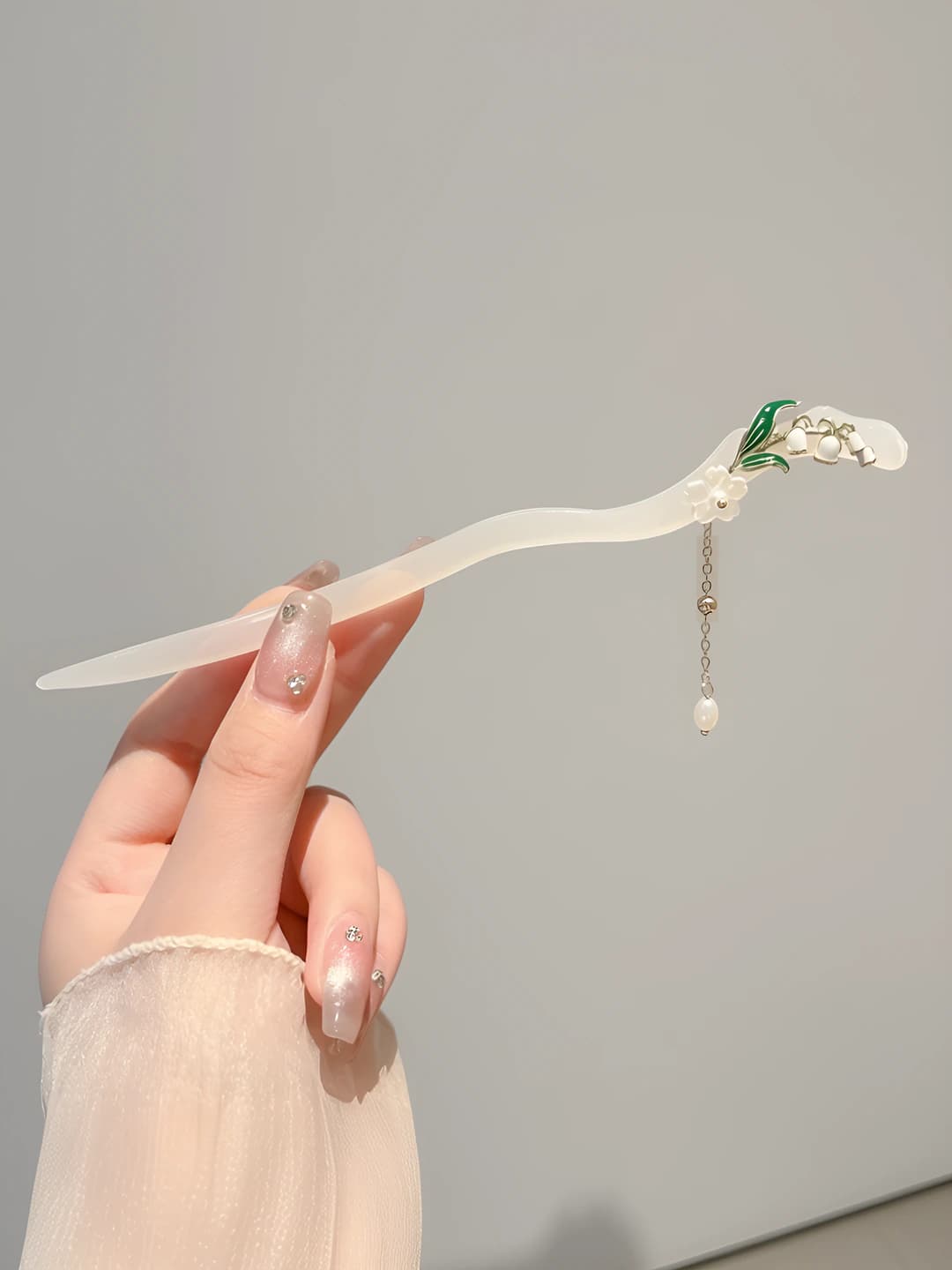 19# Lily pendant - White jade (bagged)