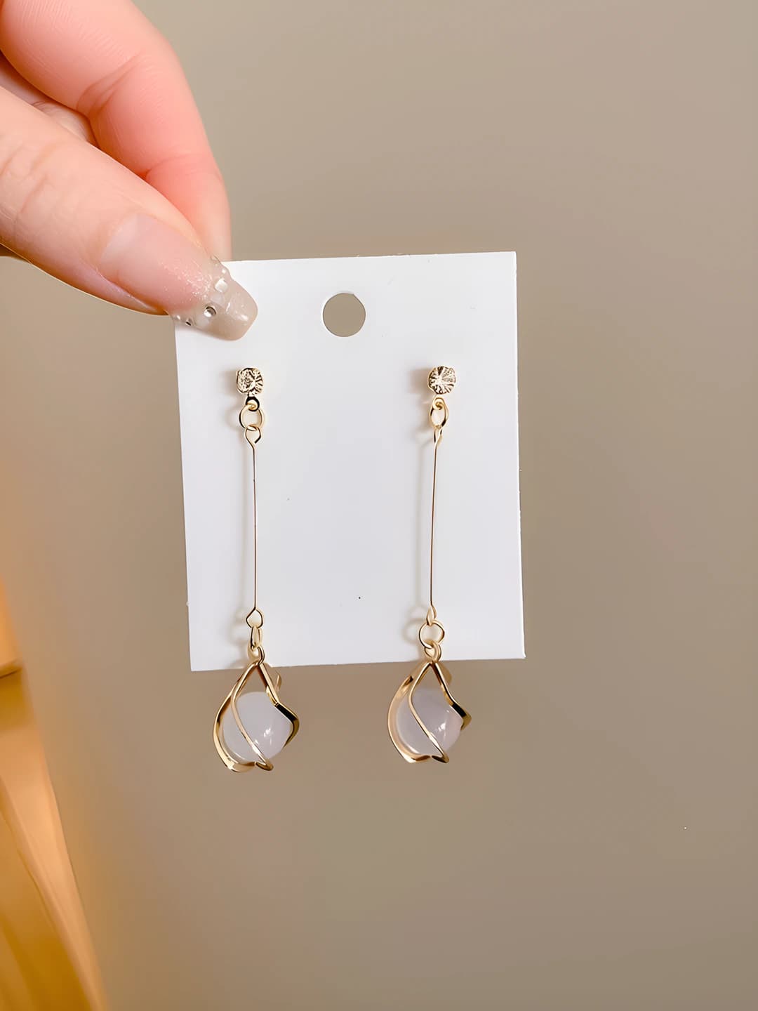 33# Cat's eye pendant