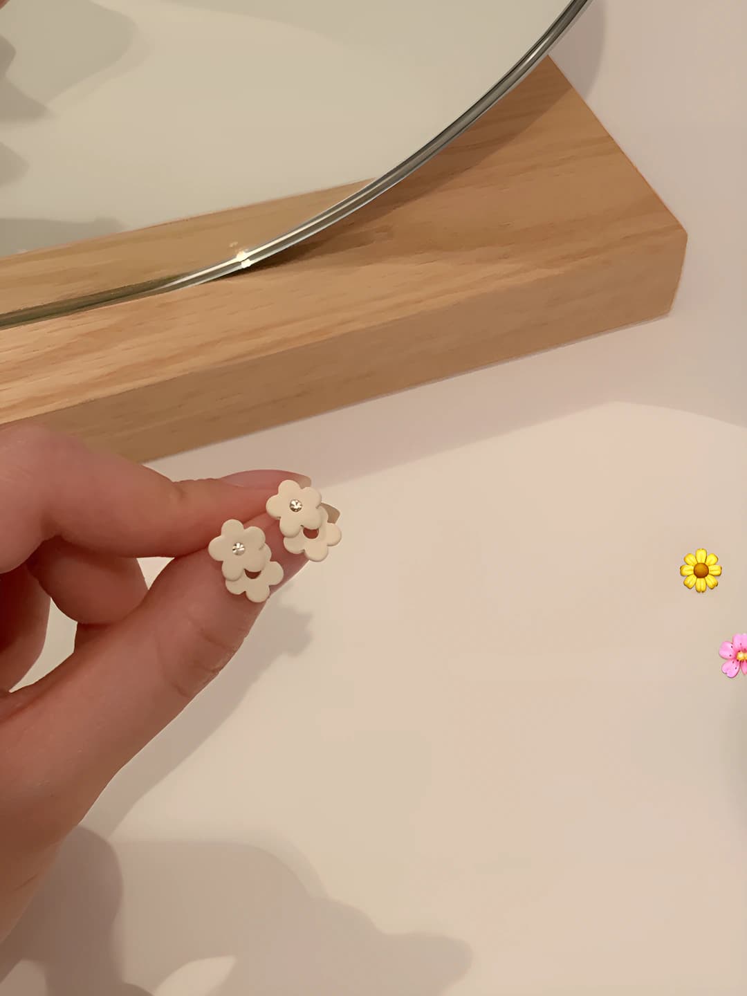 Ayollar uchun yozgi gullar stud ziraklar, 925 kumush, shirin uslub