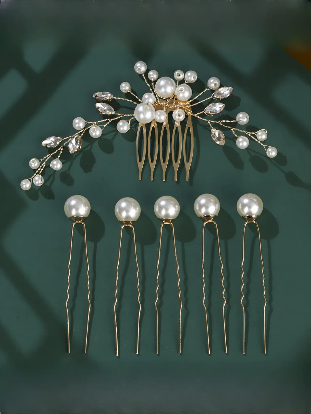 Women's retro style hair accessory set: decorative comb and hairpins with pearls