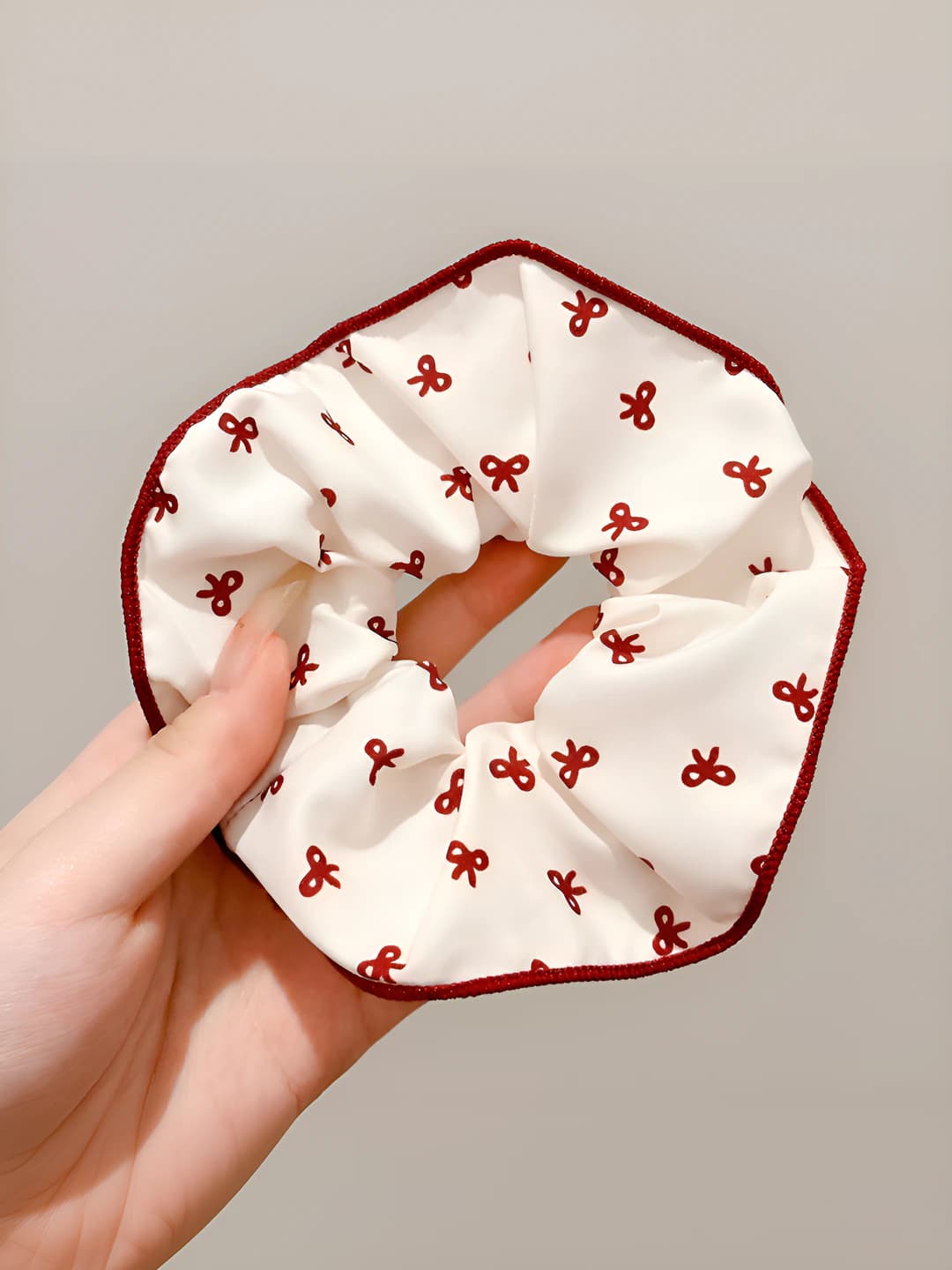 White bow print, 14 cm