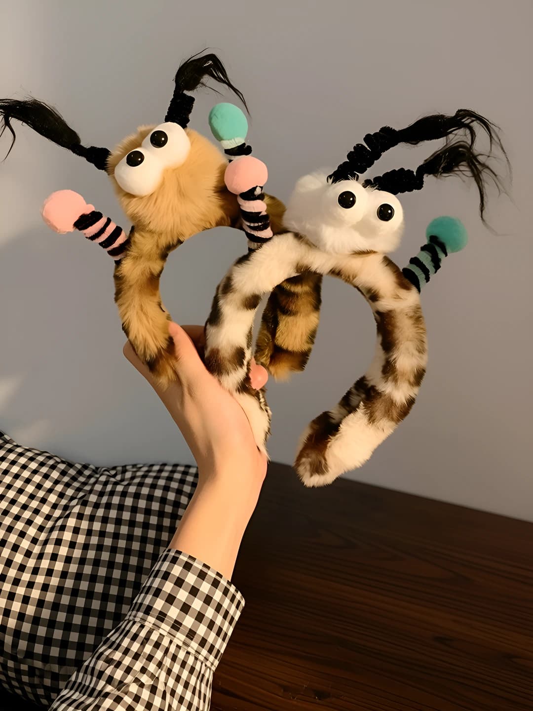 Women's autumn-winter funny plush headband with leopard print and cute cartoon design