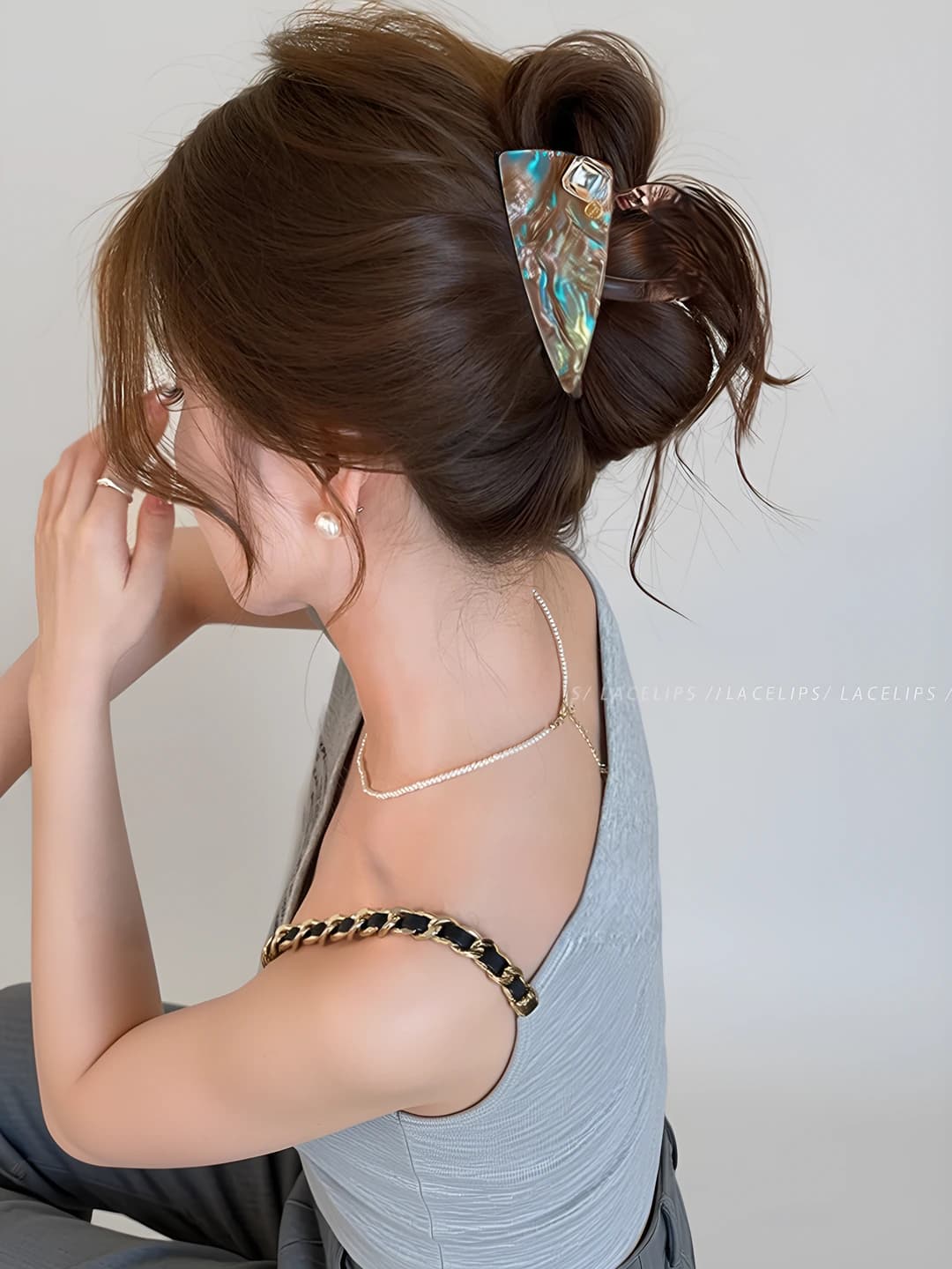 Triangle medium claw clip