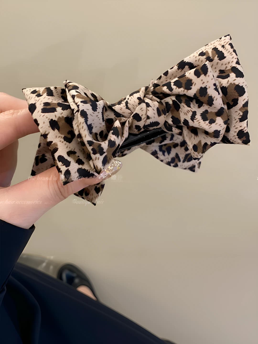 Leopard bow, light coffee