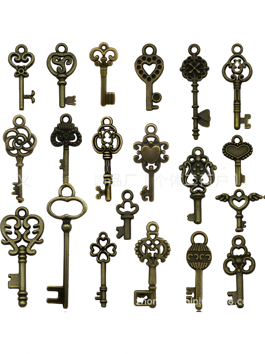 20 antique green keys, 18.8g