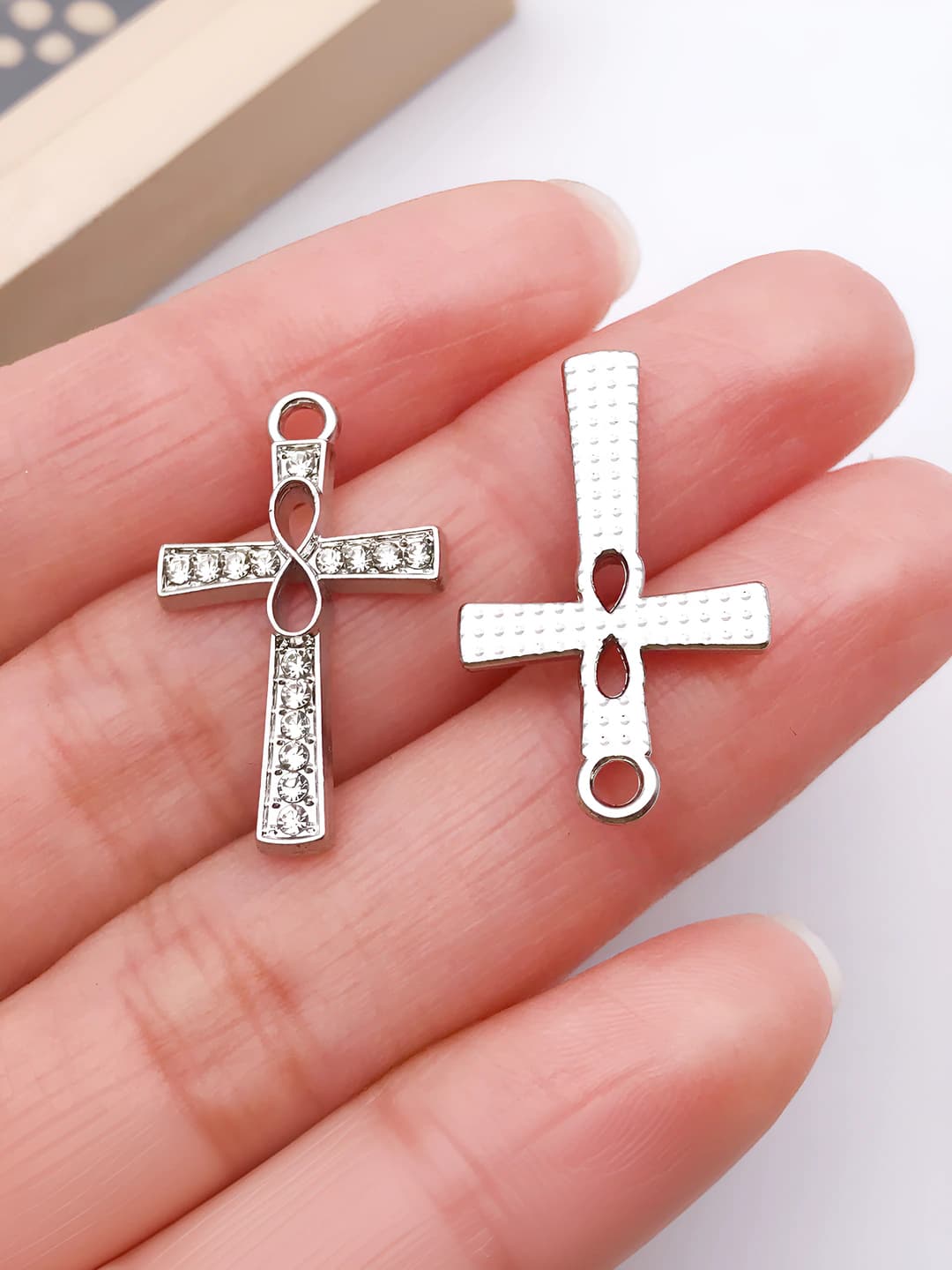 1 шт. брелок, белые бриллианты, символ бесконечности, 25x15mm