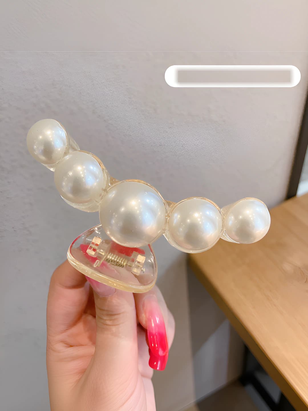 7# Large clear pearl hair clip