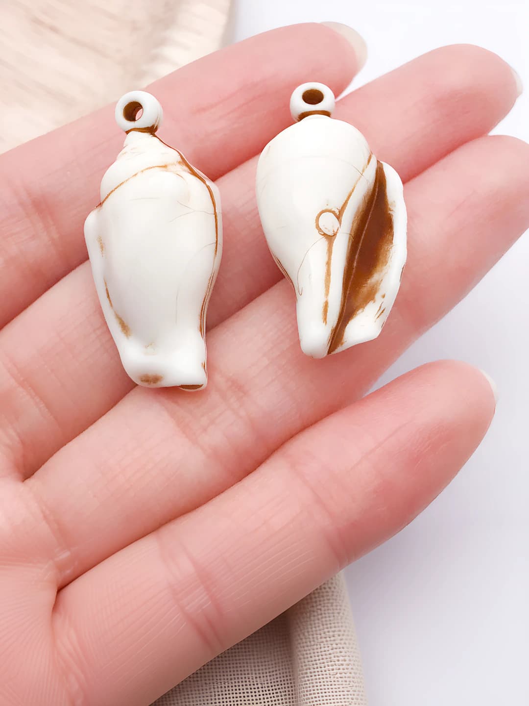 1 шт белый акрил раковина 31.5x15mm-2g